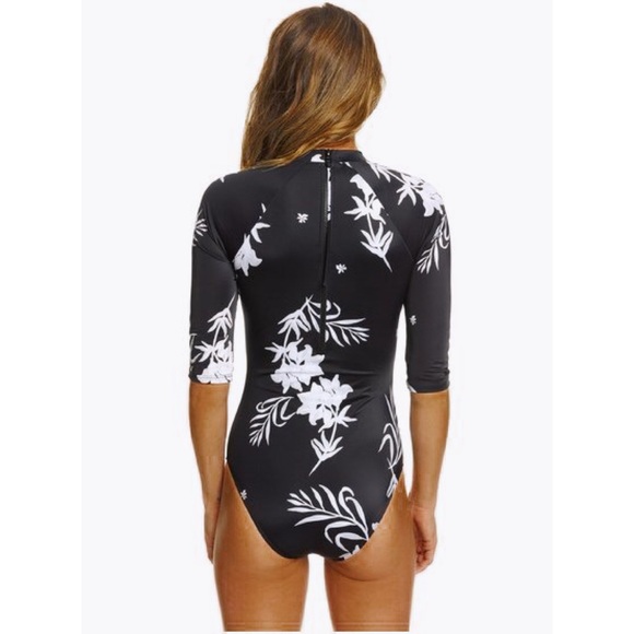 ROXY• Fitness 3/4 Sleeve Back Zip One-Piece - Picture 6 of 11